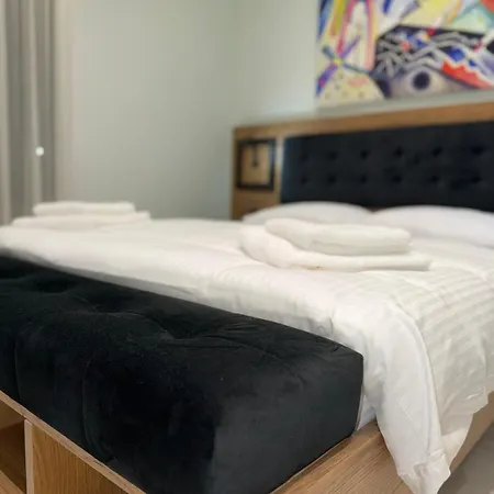 Kouskoura Boutique *